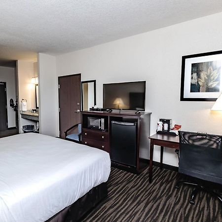 Cobblestone Inn & Suites Maryville Екстериор снимка