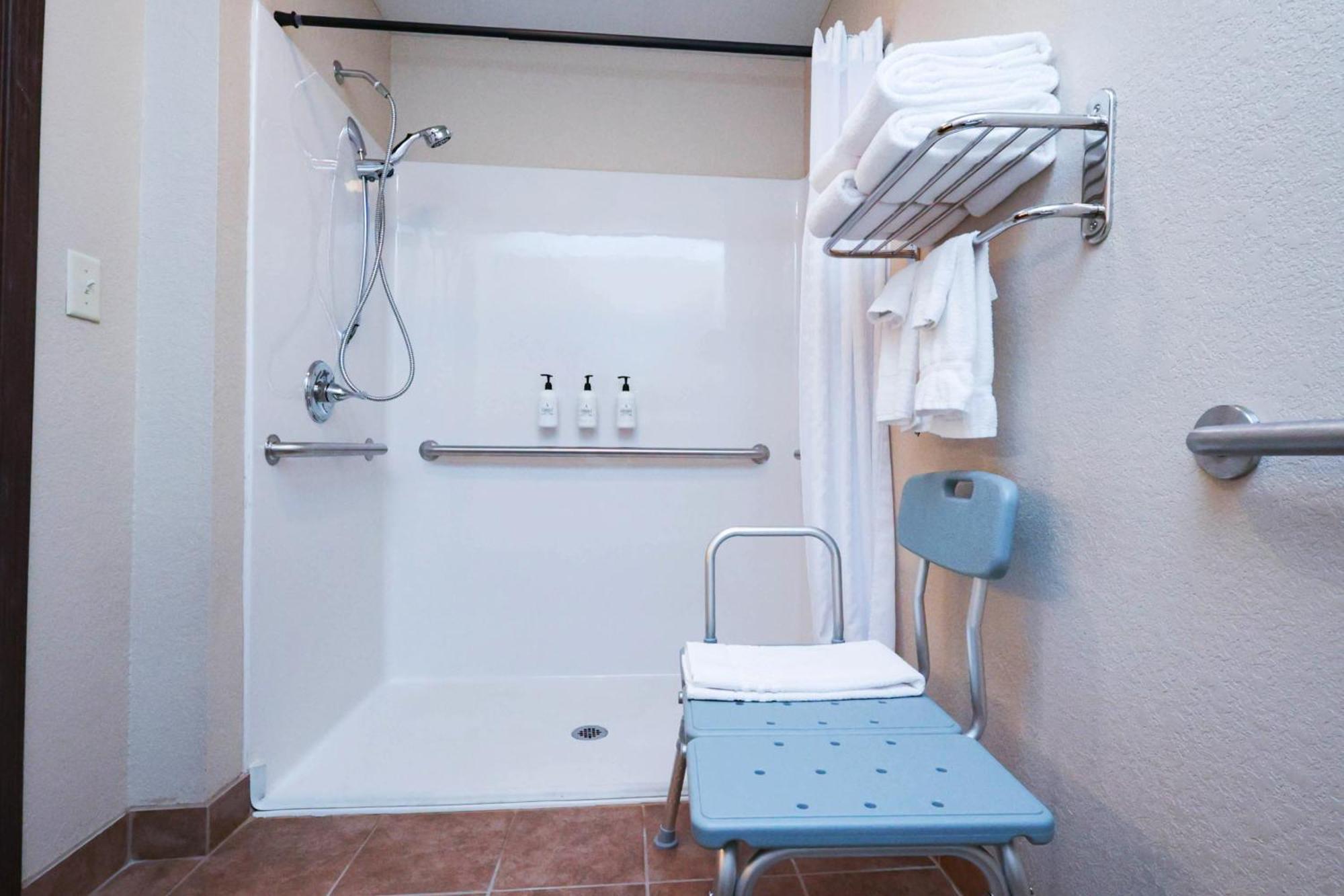 Cobblestone Inn & Suites Maryville Екстериор снимка