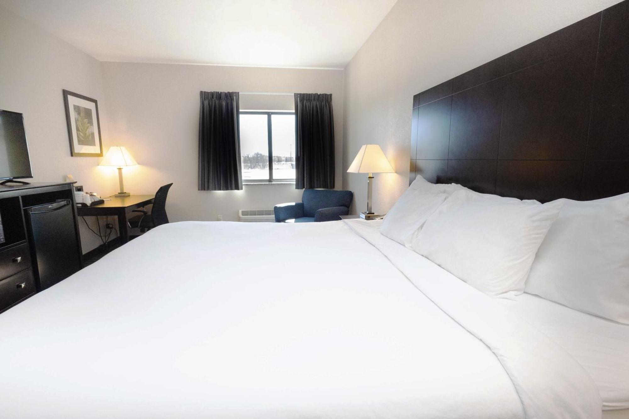 Cobblestone Inn & Suites Maryville Екстериор снимка