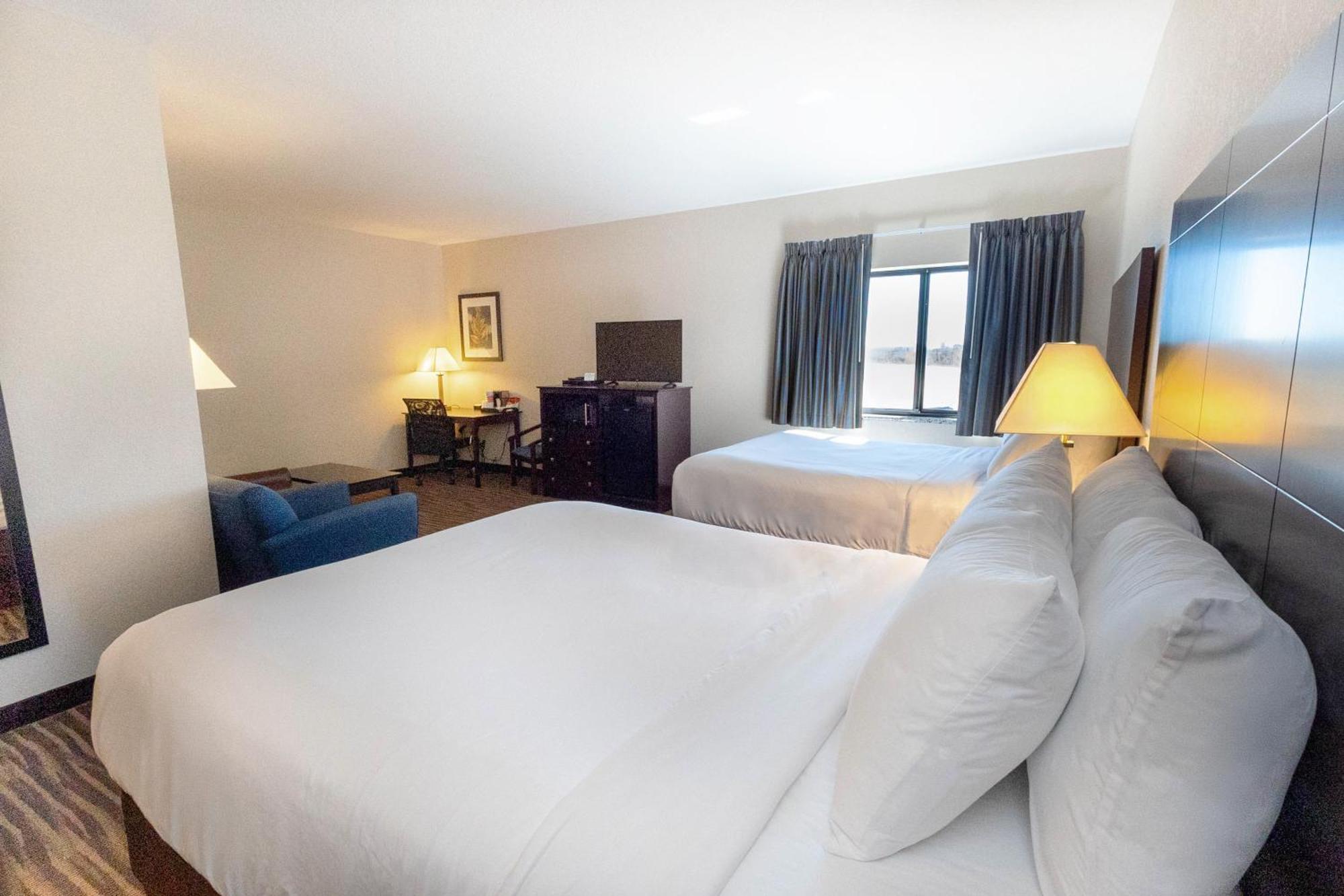 Cobblestone Inn & Suites Maryville Екстериор снимка