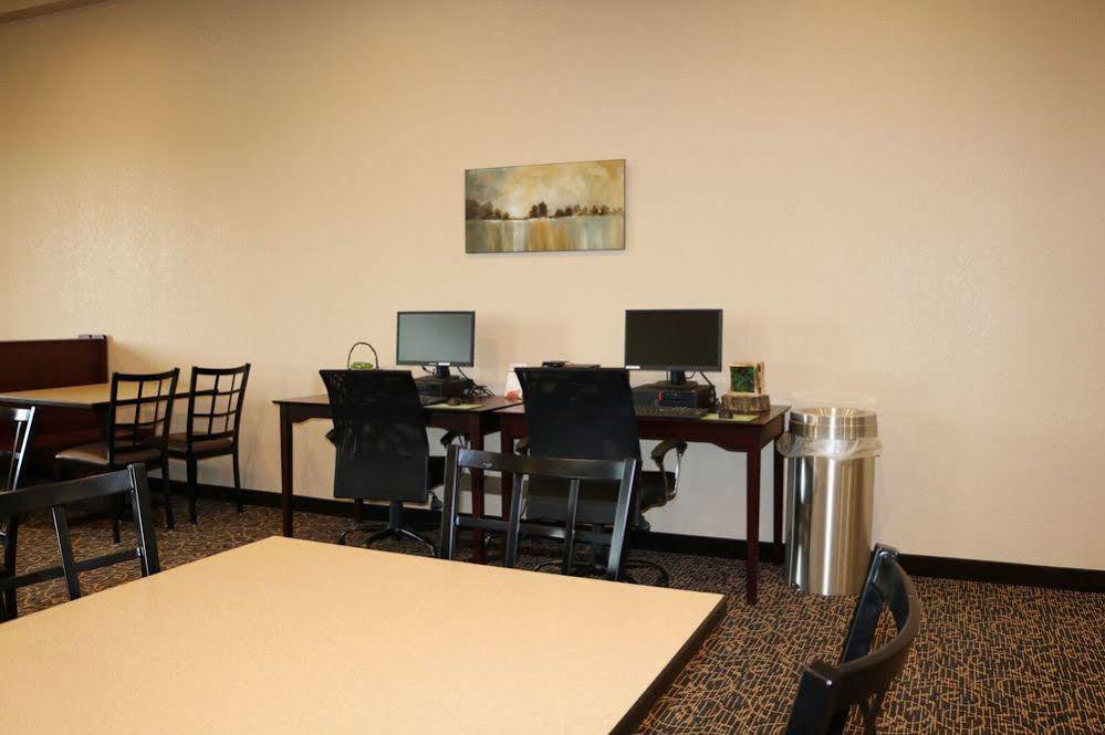 Cobblestone Inn & Suites Maryville Екстериор снимка