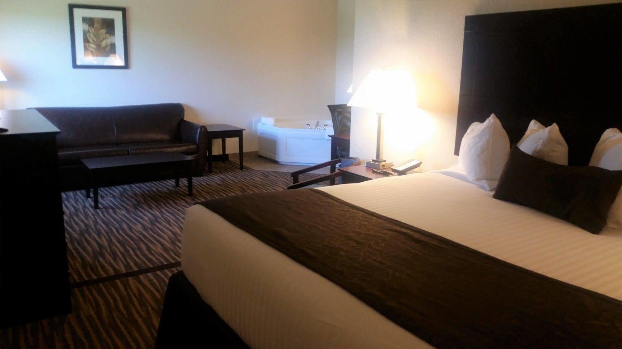 Cobblestone Inn & Suites Maryville Екстериор снимка