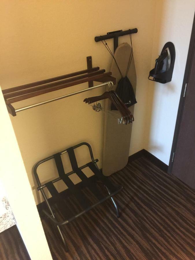Cobblestone Inn & Suites Maryville Екстериор снимка